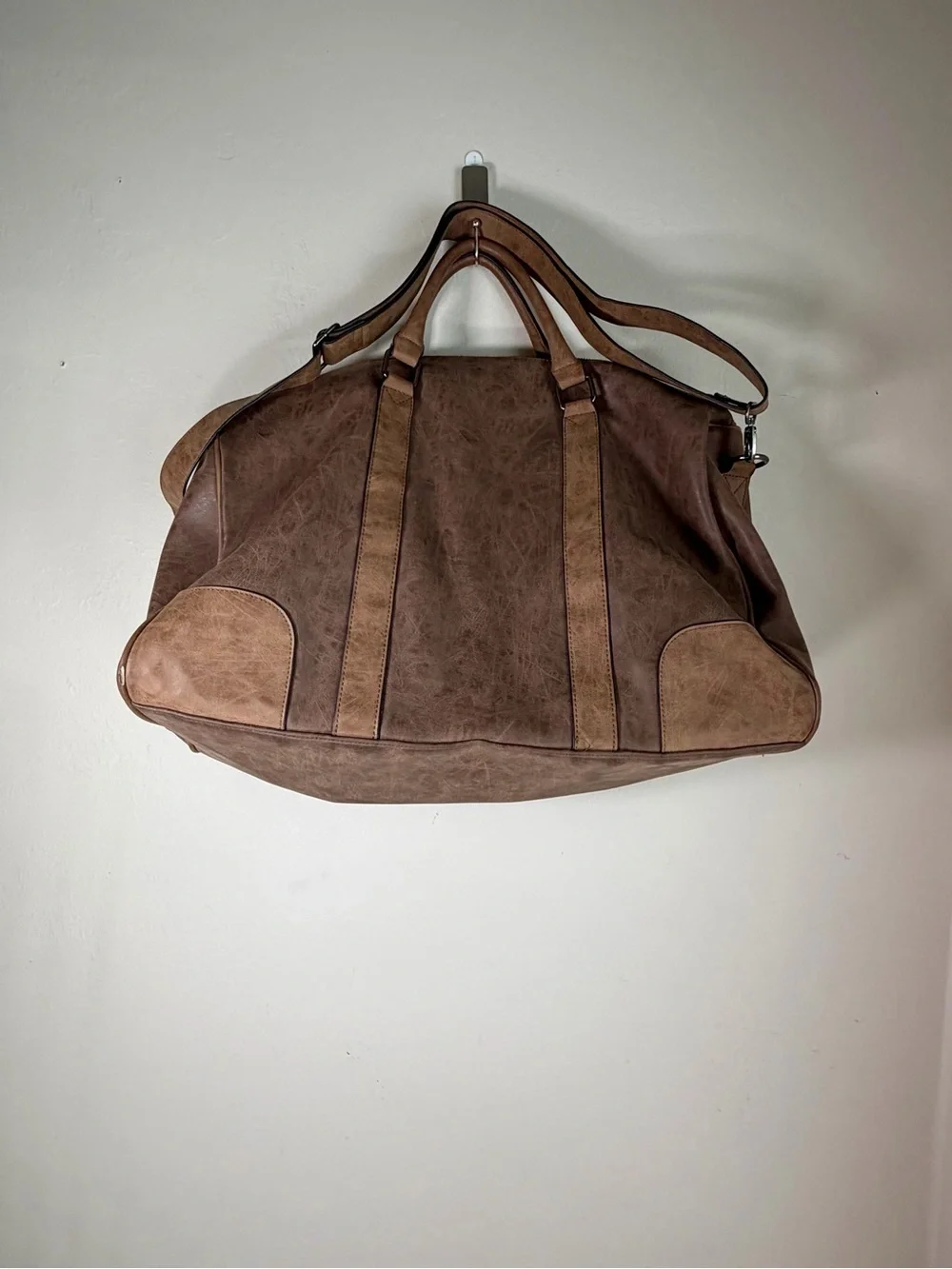 Classic Brown Men's Weekend Duffel Bag with Dual Carry